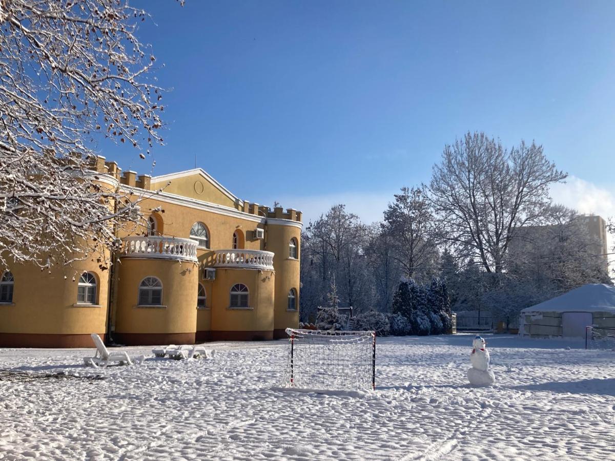 Kastely Panzio Hotel Hajduszoboszlo Exterior photo