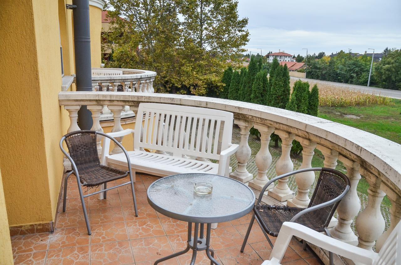 Kastely Panzio Hotel Hajduszoboszlo Exterior photo